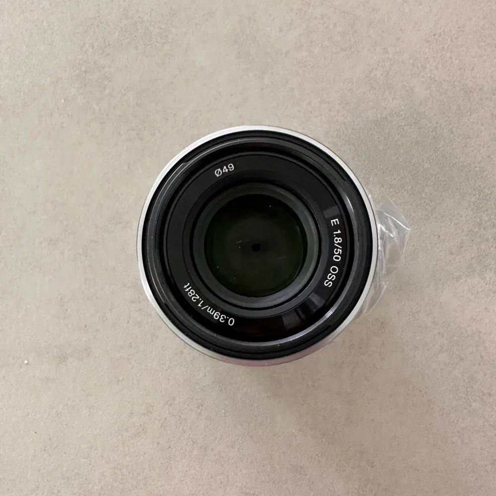 Sony e1.8/50mm OSS lens